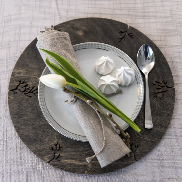 Dekkbrikke med fuglemomtiv